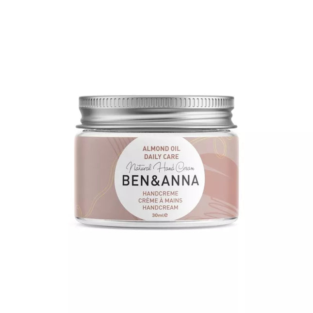 Ben & Anna handcrème Daily Care in glazen pot – vooraanzicht met label en metalen deksel