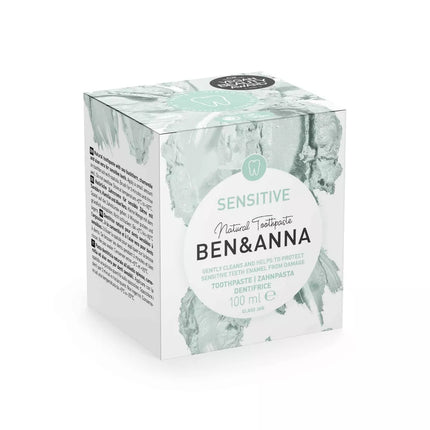 Verpakking van Ben & Anna tandpasta sensitive zonder fluoride – glazen pot