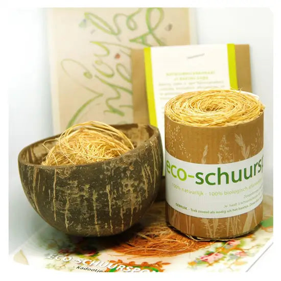 Esparto schuurspons met baking soda en kokoskom – natuurlijk schoonmaakpakket zonder plastic
