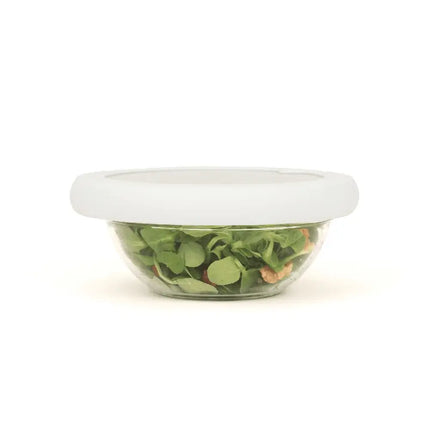 Witte Food Huggers deksel op grote glazen kom met salade