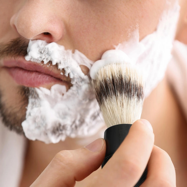 Parfumvrije scheerbar aangebracht met een scheerkwast voor een zachte scheerbeurt