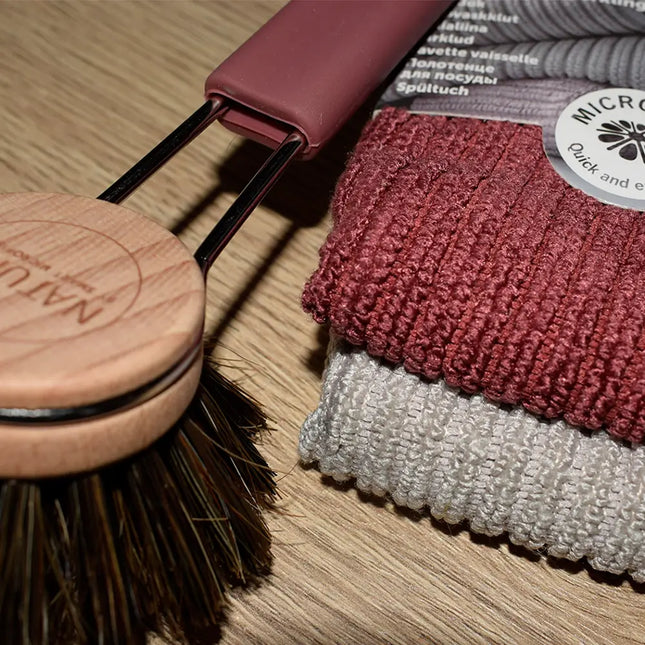 Afwas in stijl – Smart Nature Bundel Bordeaux met FSC-borstel & microvezel