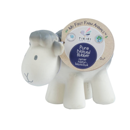 Detail van Tikiri schaapje met zichtbaar label