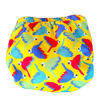 Achteraanzicht van de TotsBots baby zwemluier in Yellow Parrots uitvoering met doorlopend papegaaienpatroon en soepele elastische taille.