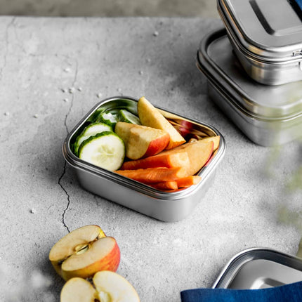 Eco Brotbox Yumi lunchboxen op een aanrecht met verse groenten – ideaal voor meal prep en bewaren