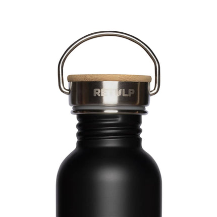 Close-up van de houten dop en metalen beugel van de zwarte Retulp Urban drinkfles van 750 ml
